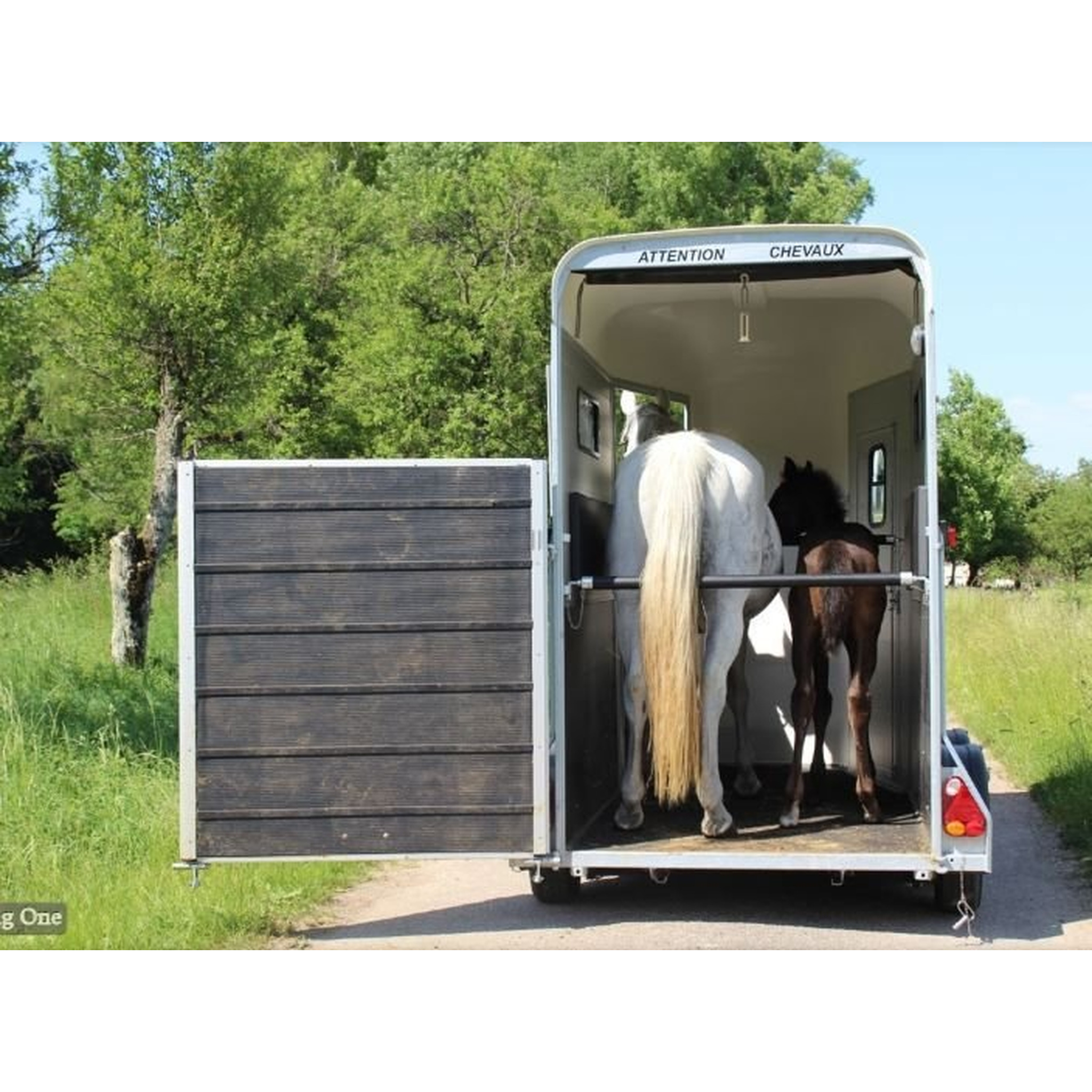 CHEVAL LIBERTE– 1.5 PLACE–TOURING ONE 5
