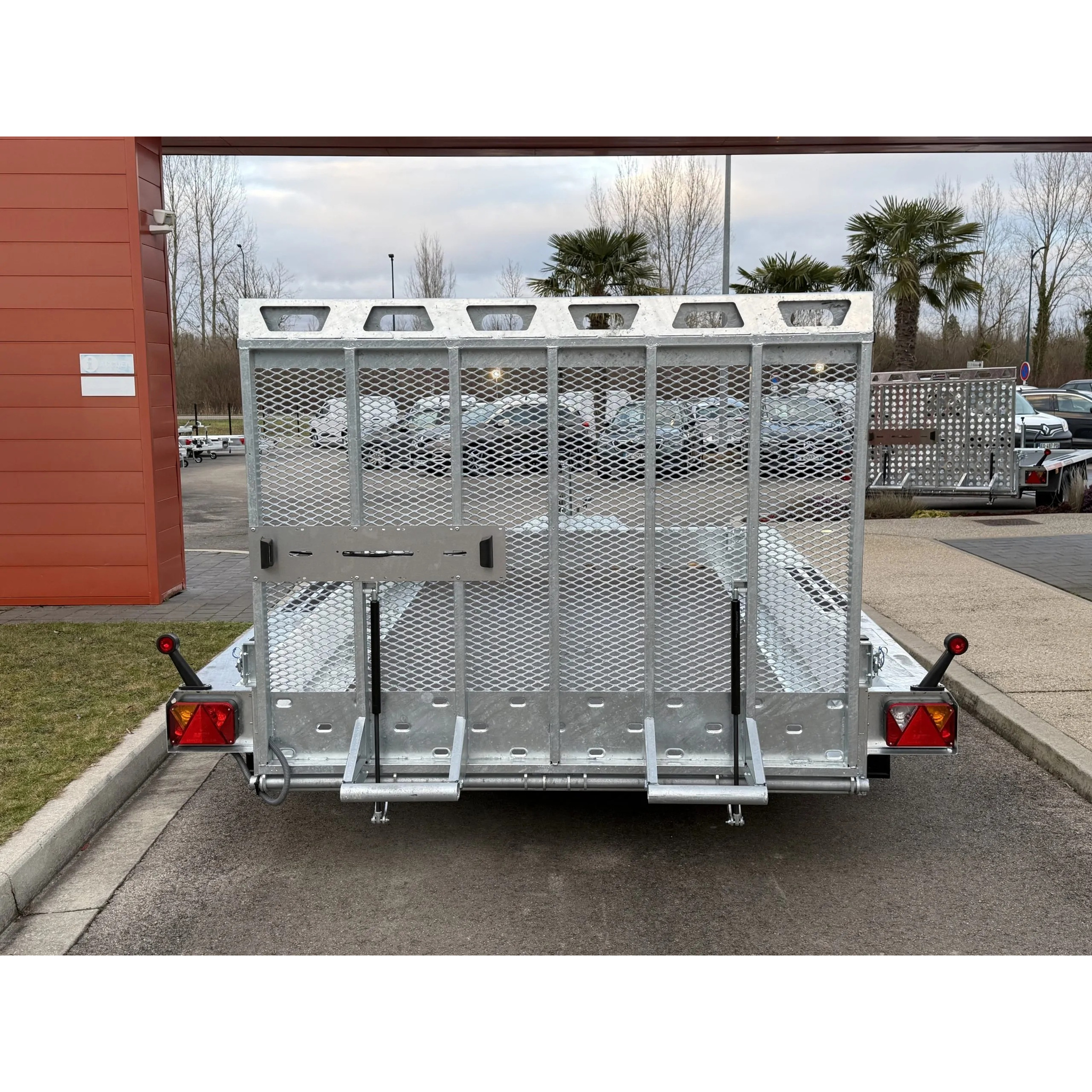 BUILDER 3518/2 – 3000 kg 6