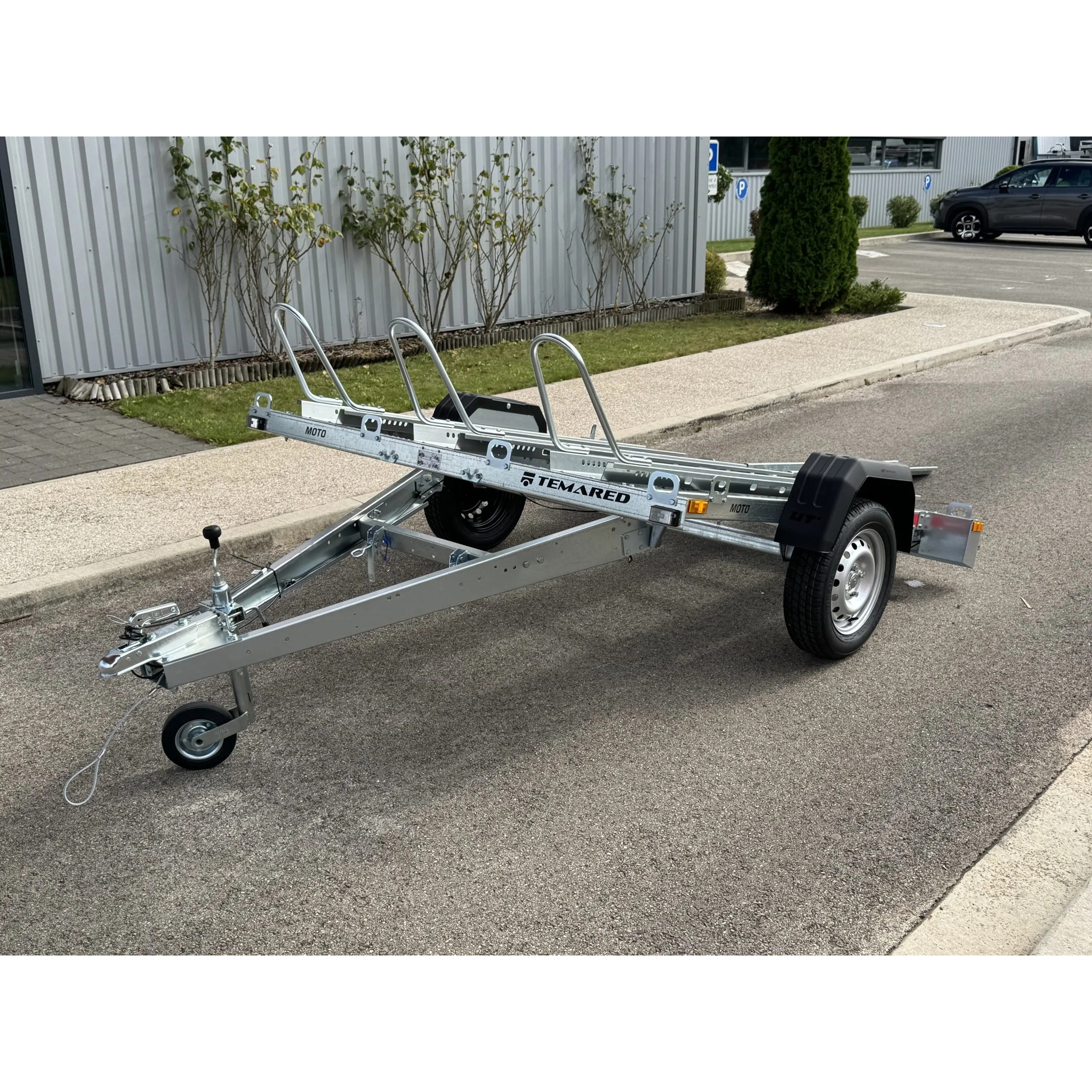 MOTO 3 PREMIUM – 750 kg 24