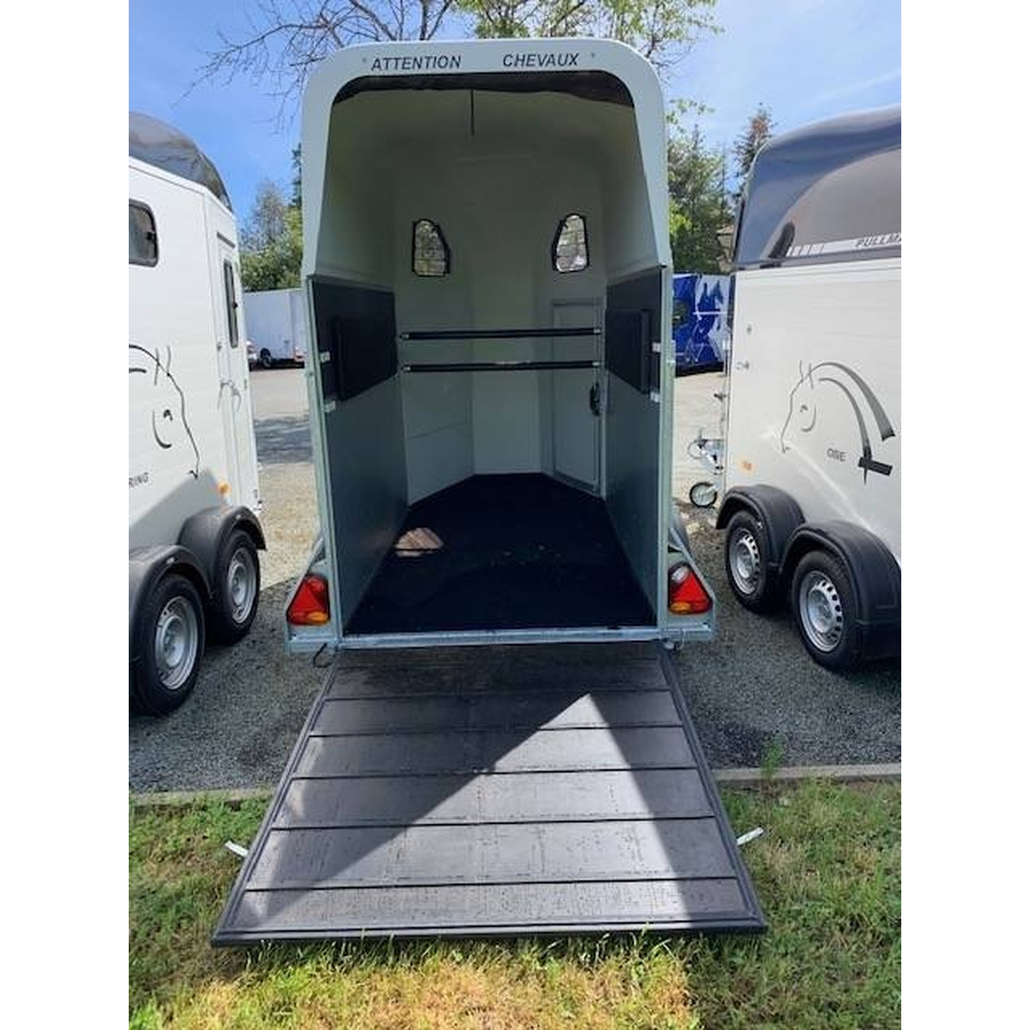 VAN 1.5 SERIE WHITE LINE NEUF 4