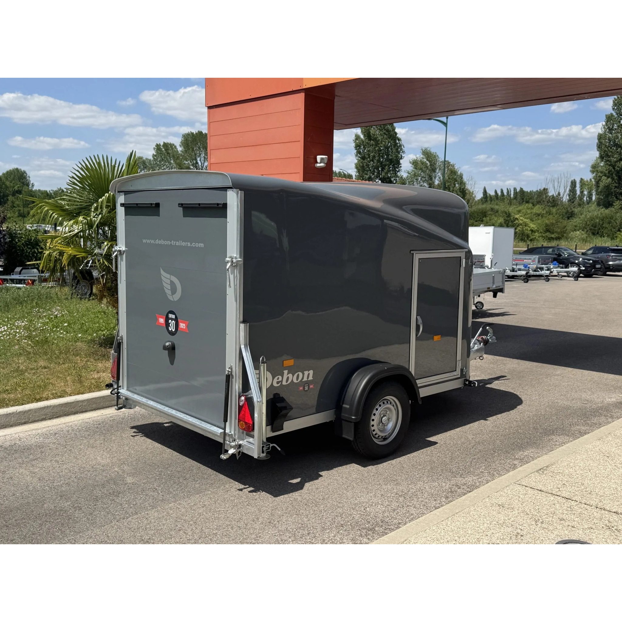 CARGO 1300 – 1300 KG 12