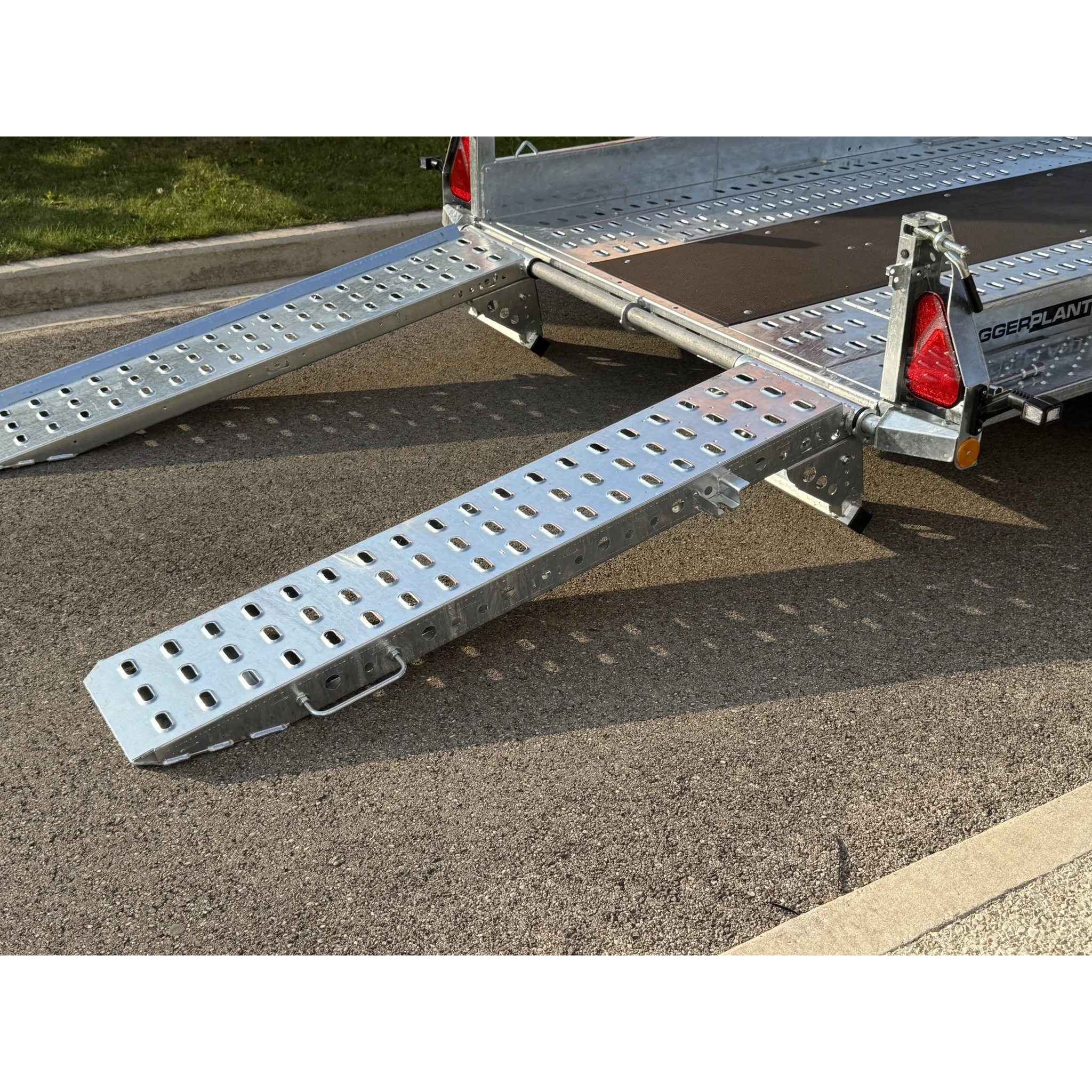 DIGGERPLANT 3217-35-2-12 – 3500 kg 18
