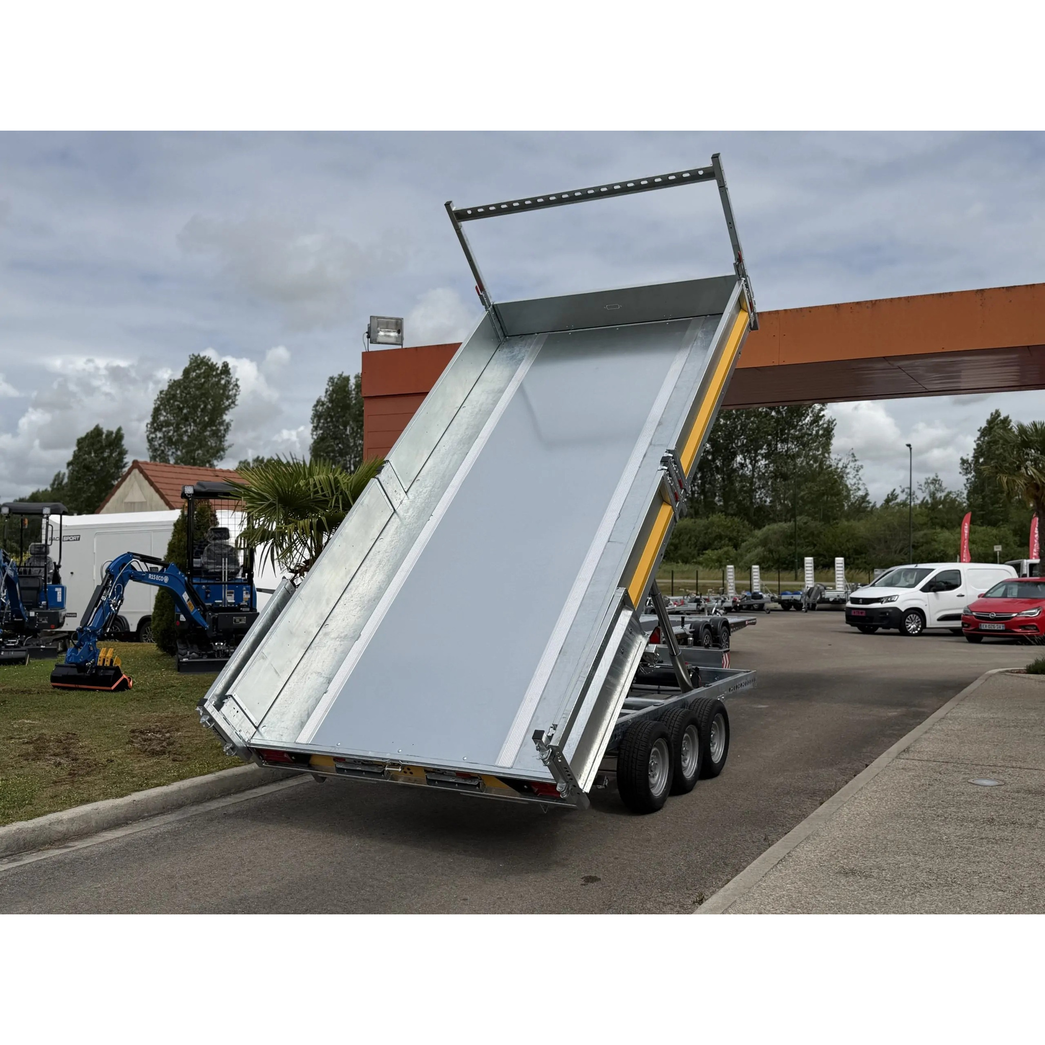 TIPPER 4020-35-3-12 / 3500 KG (3 essieux) 2