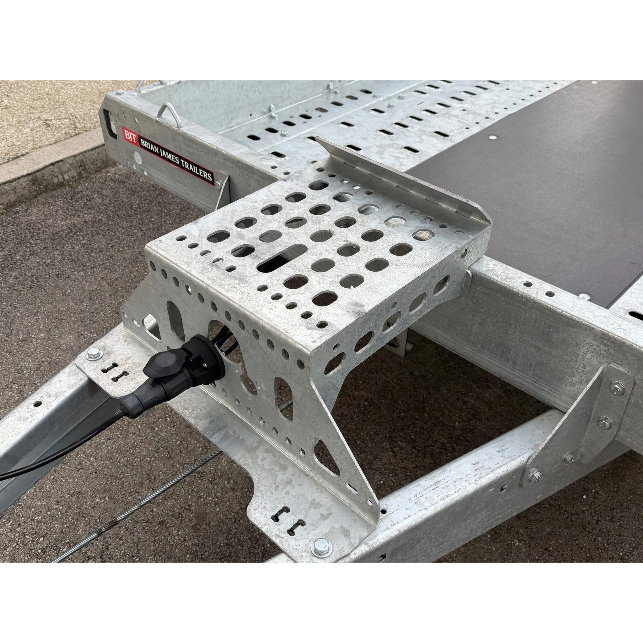 DIGGERPLANT 3217-35-2-12 – 3500 kg 33
