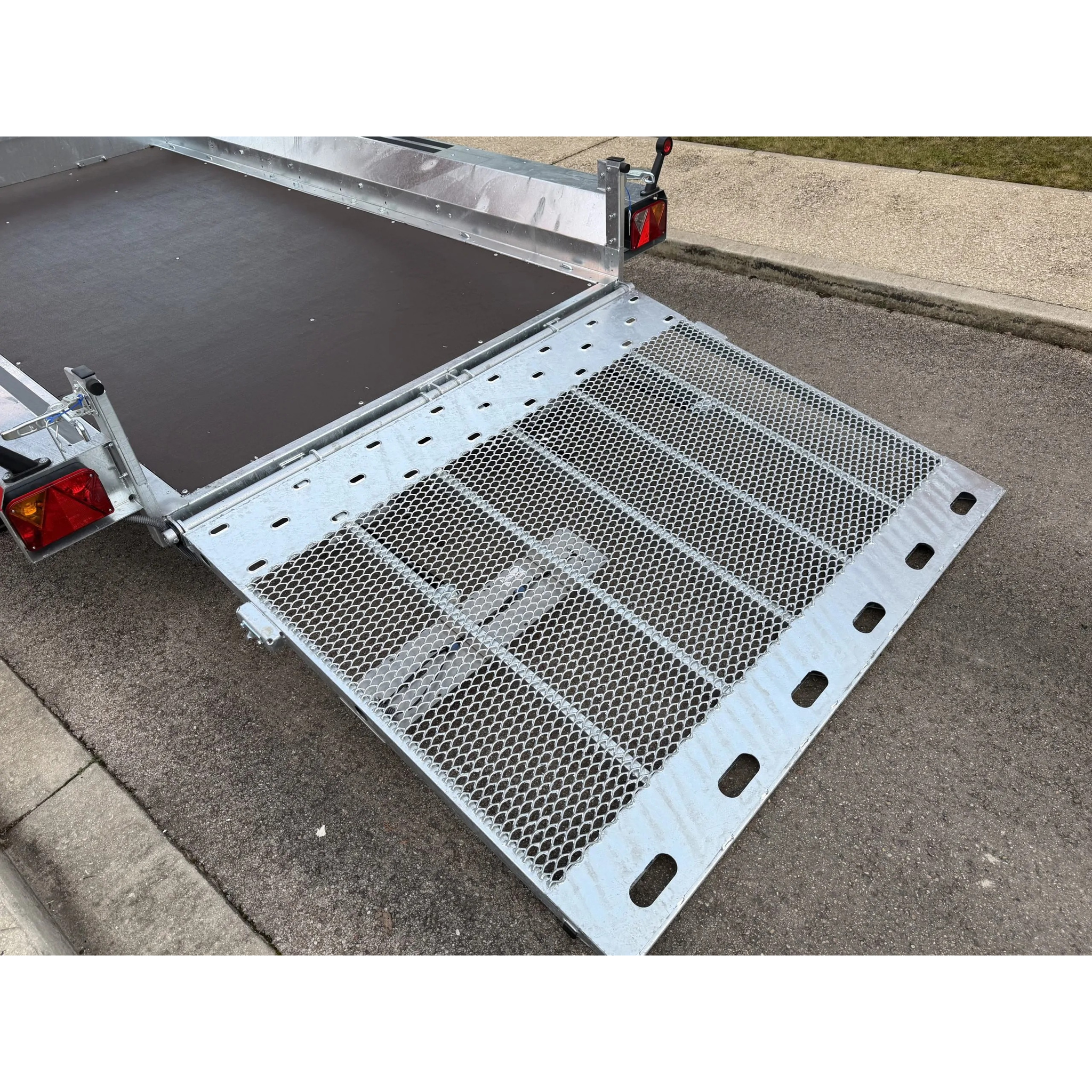 BUILDER 3518/2 – 3000 kg 11