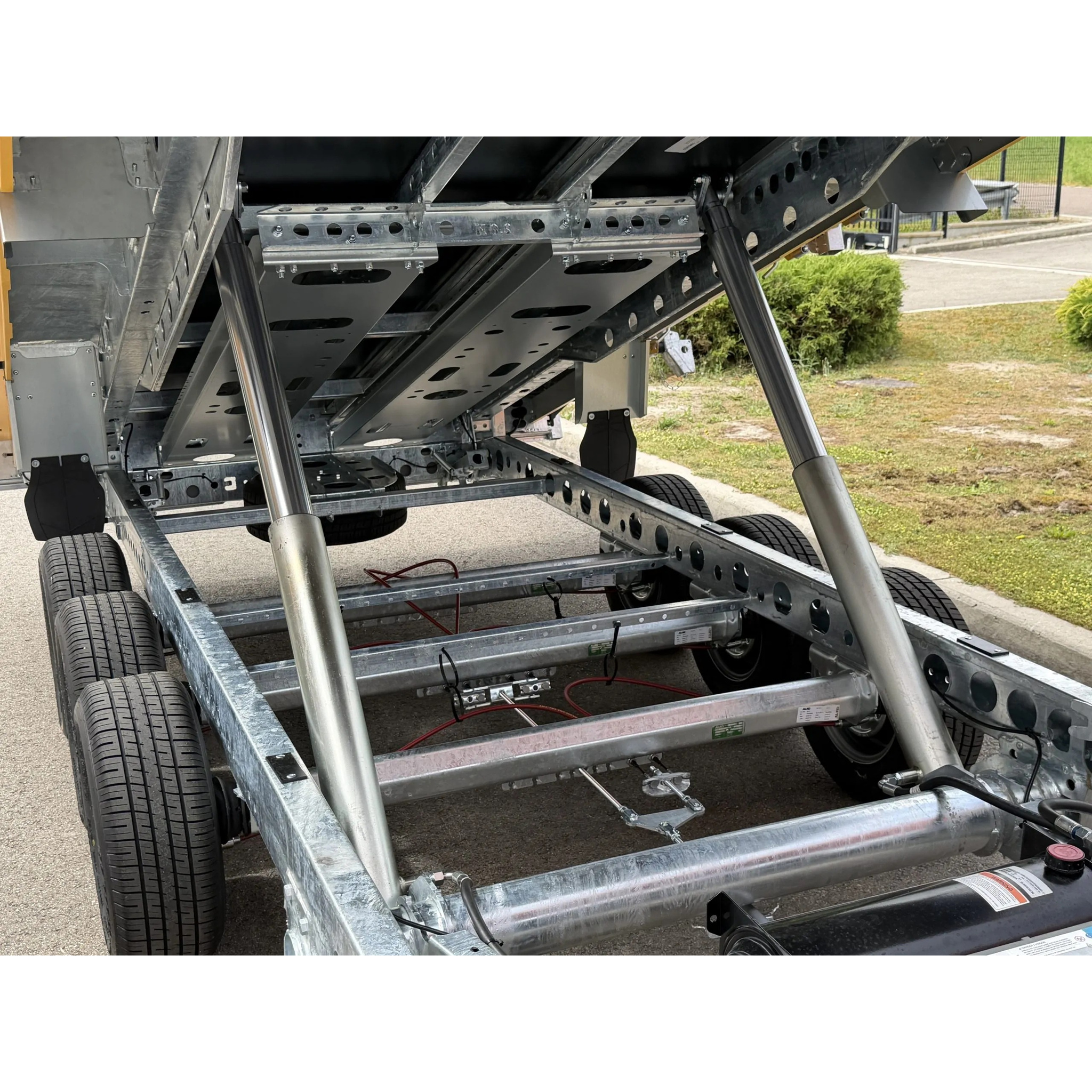 TIPPER 4020-35-3-12 / 3500 KG (3 essieux) 10