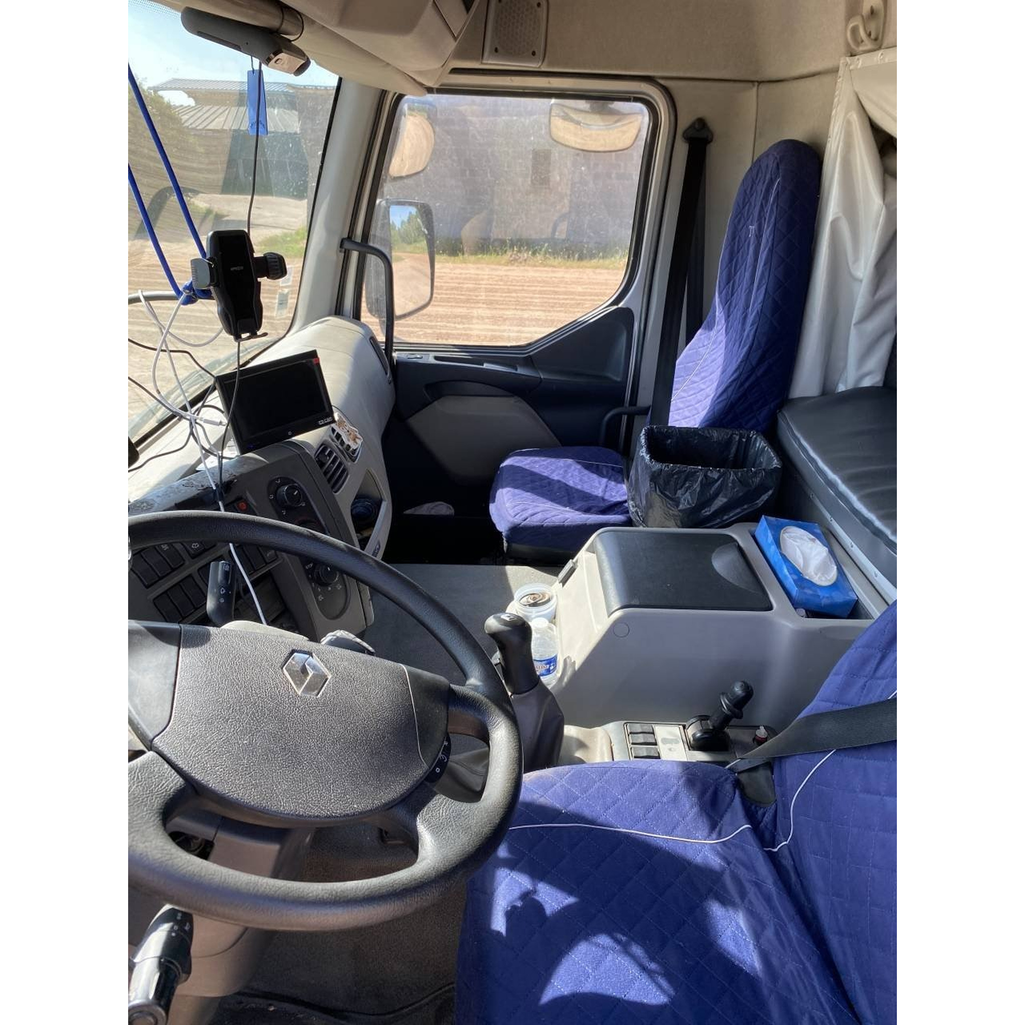 CAMION CHEVAUX 7 PLACES AVEC HOME CAR OCCASION 5