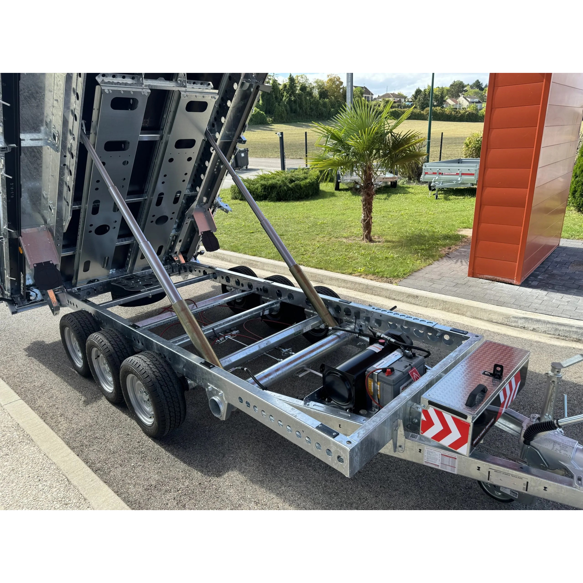 TIPPER 3620-35-3-12 / 3500 KG (3 essieux) 24