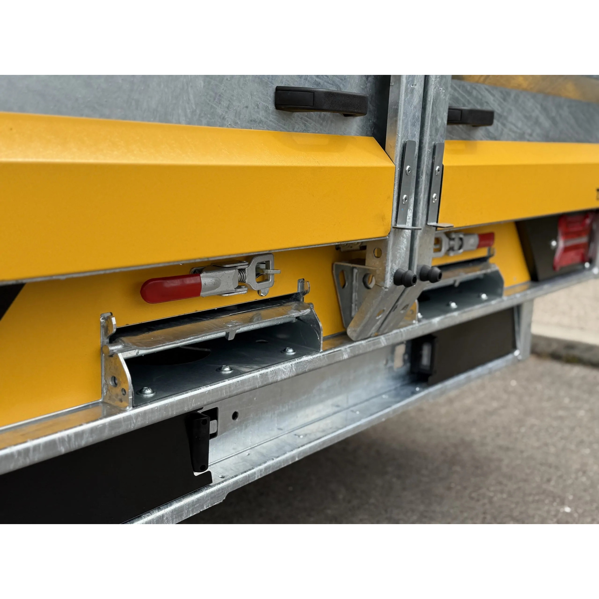 TIPPER 4020-35-3-12 / 3500 KG (3 essieux) 32